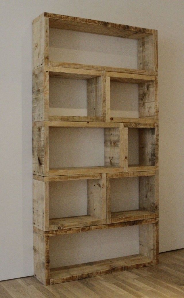 estanteria con madera de palet